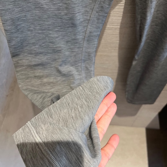 Lululemon Size 8 - 25 inches long - Picture 4 of 7